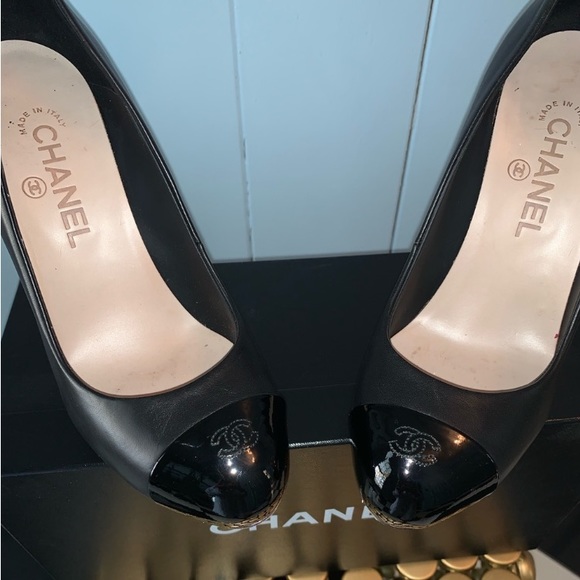 CHANEL PLATFORM PUMPS - Picture 2 of 5